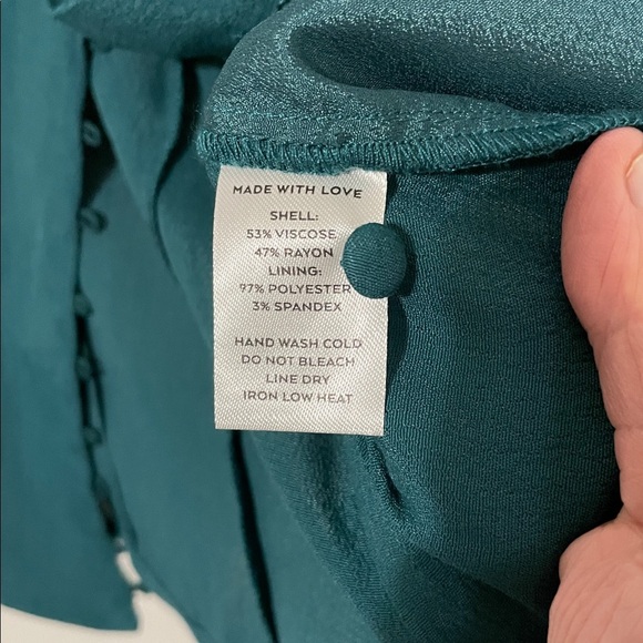 NWT Lulus Conversation Starter Emerald V-Neck Long Sleeve Button-Up Top Sz Small - Picture 7 of 7